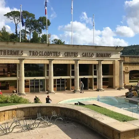 Au Coeur Du Village, Climatise Avec Exterieur * Gréoux-les-Bains