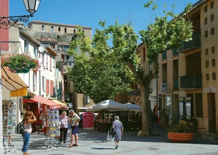 Au Coeur Du Village, Climatise Avec Exterieur Apartment